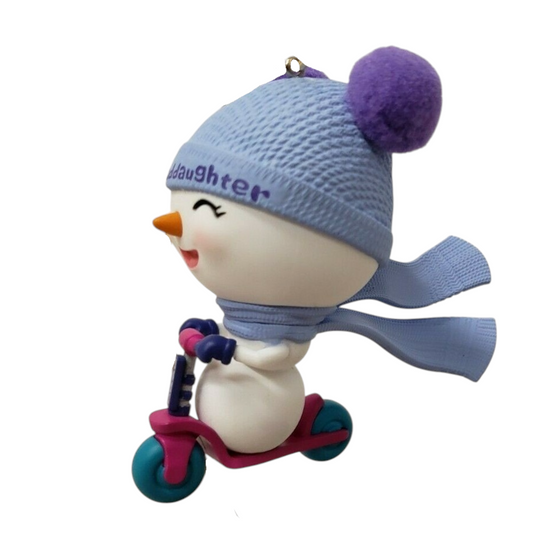 2021 GrandDaughter Hallmark Ornament (Family) QGO2022