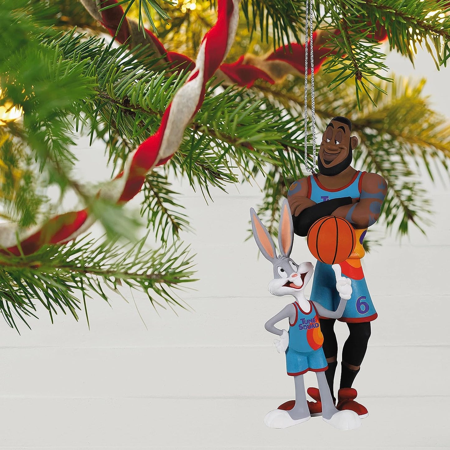 QXI7075 2021 Lebron James and Bugs Bunny (Space Jam: A New Legacy) Image5