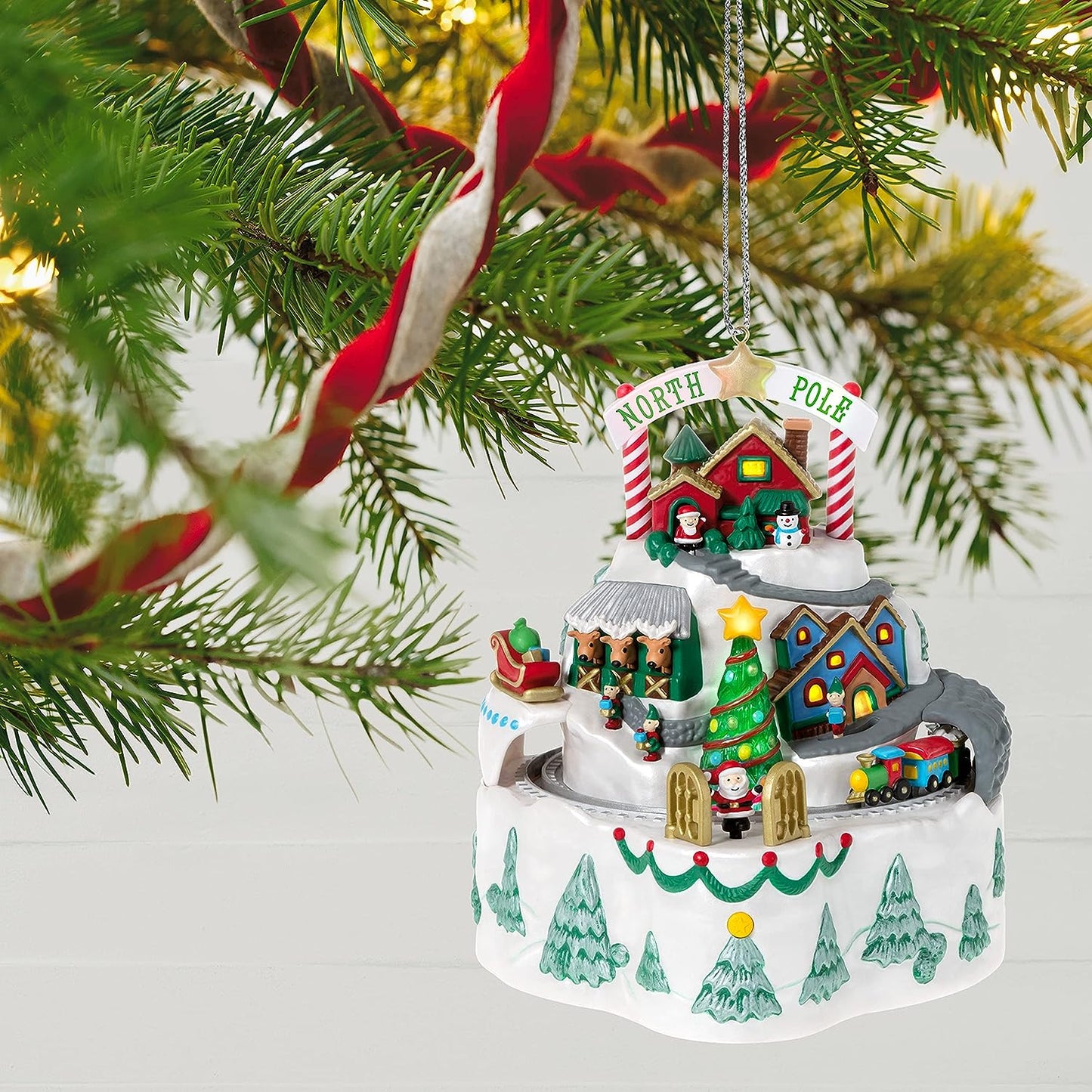 QGO2185 2021 North Pole Village (North Pole Village) Image5