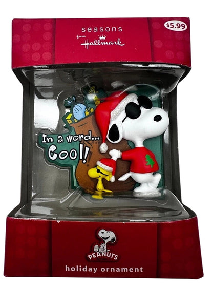 2021 Peanuts Hallmark Ornament (Peanuts) 1HCM9317