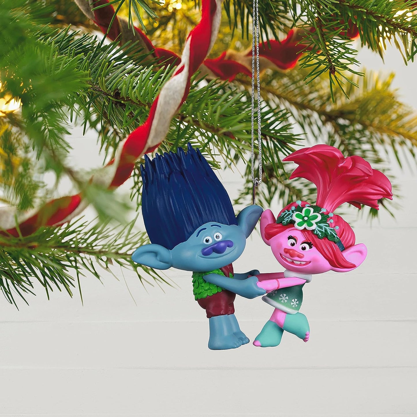 QXI7265 2021 Dreamworks Trolls Holiday in Harmony Poppy and Branch Image5