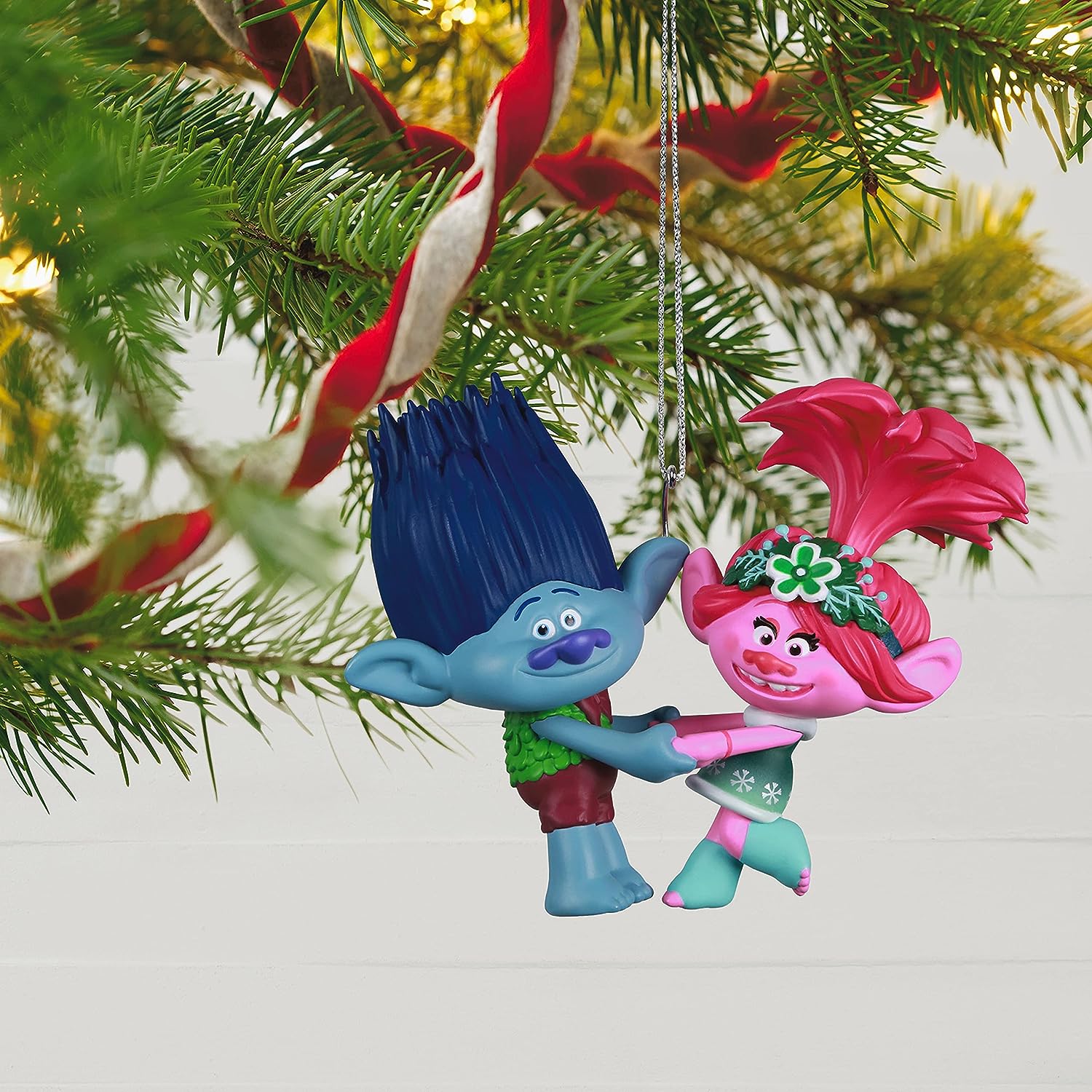 QXI7265 2021 Dreamworks Trolls Holiday in Harmony Poppy and Branch Image5