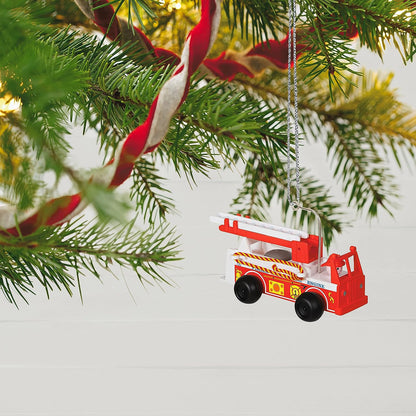 QXI7262 2021 Fisher Price Vintage Fire Engine Image5