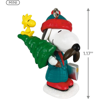 QXM8252 2021 Peanuts Winter Fun With Snoopy Image4