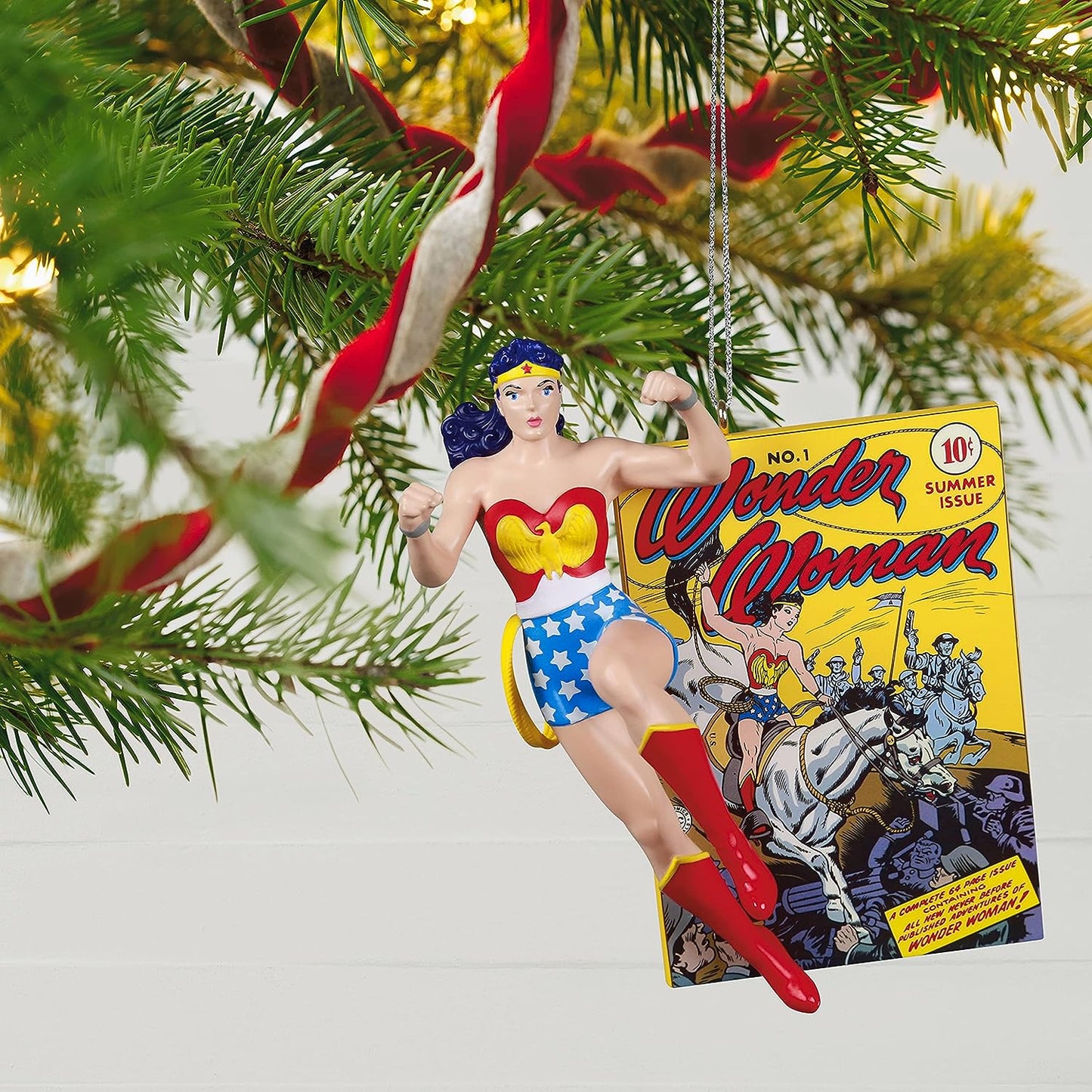 2021 Wonder Woman - 80th Anniversary Hallmark Ornament (Super Heroes) QXI7072