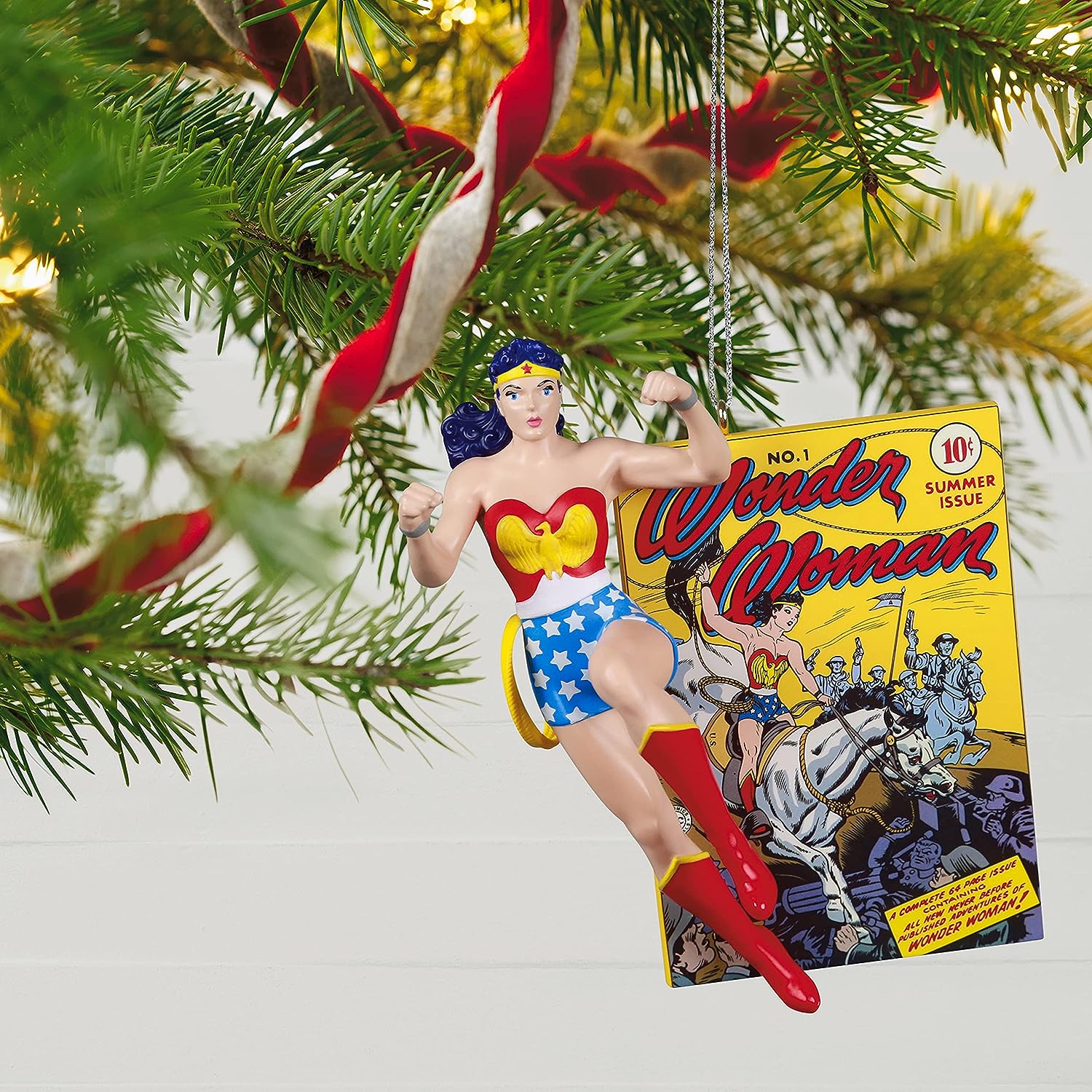 2021 Wonder Woman - 80th Anniversary Hallmark Ornament (Super Heroes) QXI7072