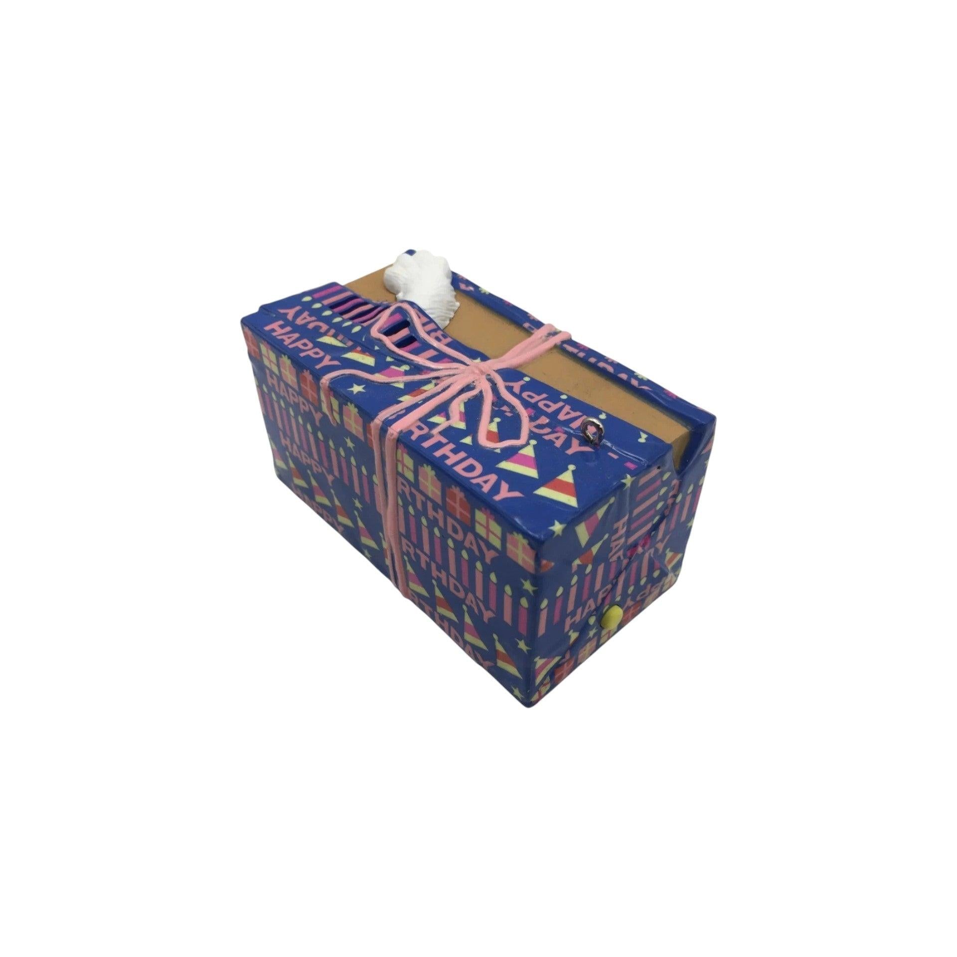 2021 A Gift From Aunt Bethany Hallmark Ornament (National Lampoon's Christmas Vacation) QXI7052 Image3
