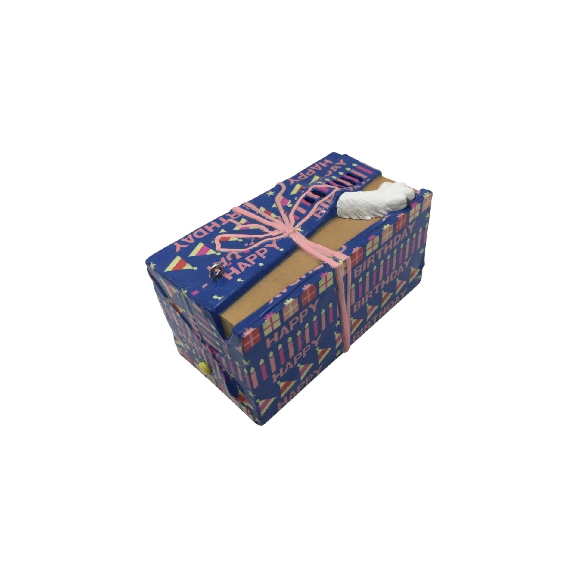 2021 A Gift From Aunt Bethany Hallmark Ornament (National Lampoon's Christmas Vacation) QXI7052 Image4