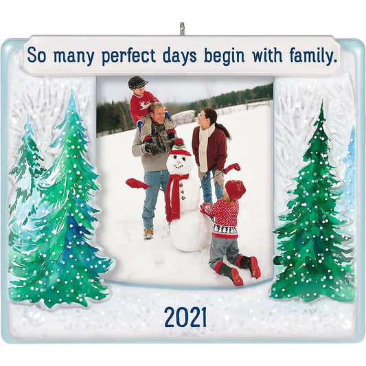 QGO2055 2021 Our Family Image1