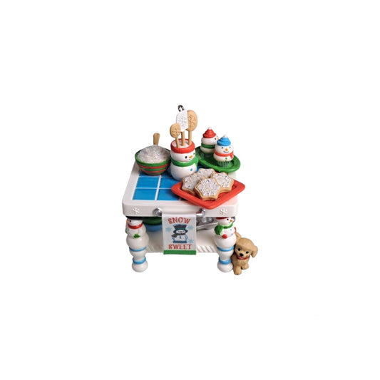 2021 That's Snow Sweet! Hallmark Ornament (Season's Treatings) QDB1002 Image1