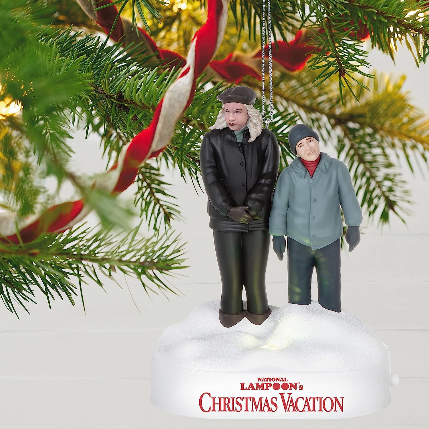 QXI7233 2022 Audrey and Russ Griswold (National Lampoon's Christmas Vacation) Image5