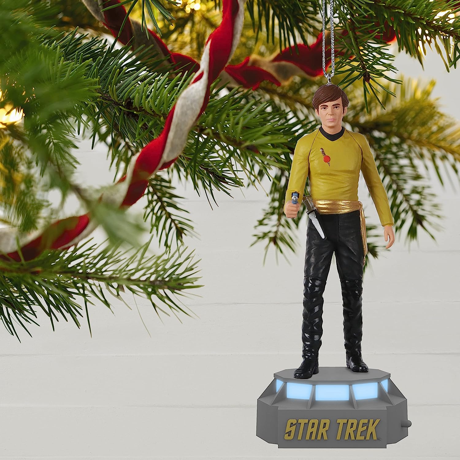 QXI7886 2022 Ensign Pavel Chekov (Star Trek Mirror Mirror Collection) Image5