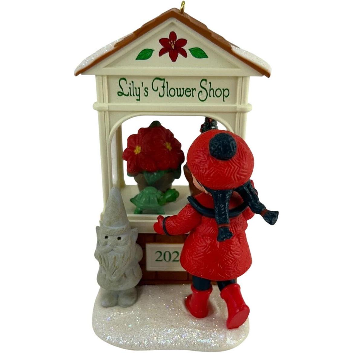 2022 Lily's Flower Shop Hallmark Ornament (Christmas Window) QXC5558