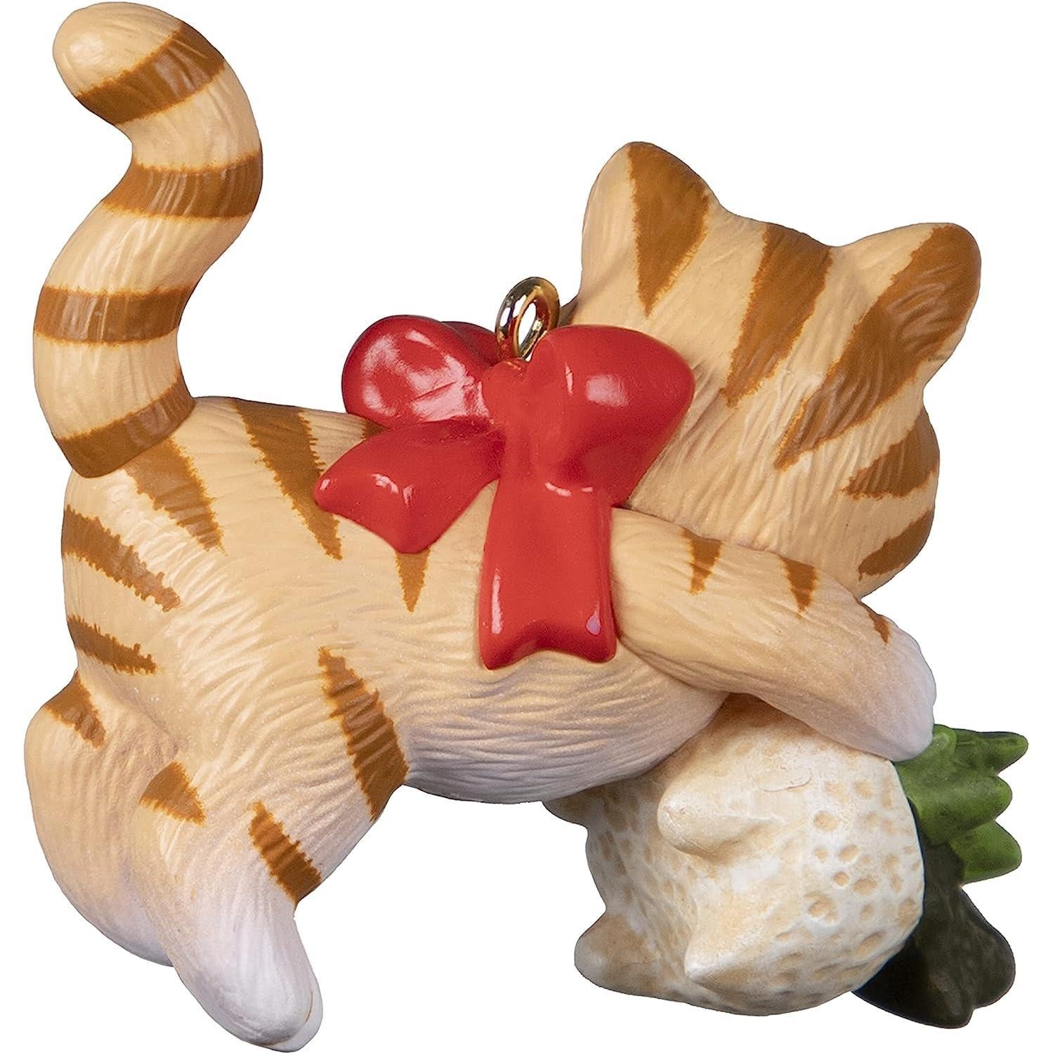 QXR9143 2022 Mischievous Kittens (Miniature) Image2