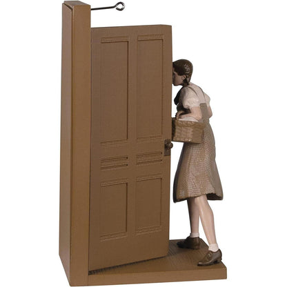 QXI7146 2022 Not in Kansas Anymore (The Wizard of Oz) Image2