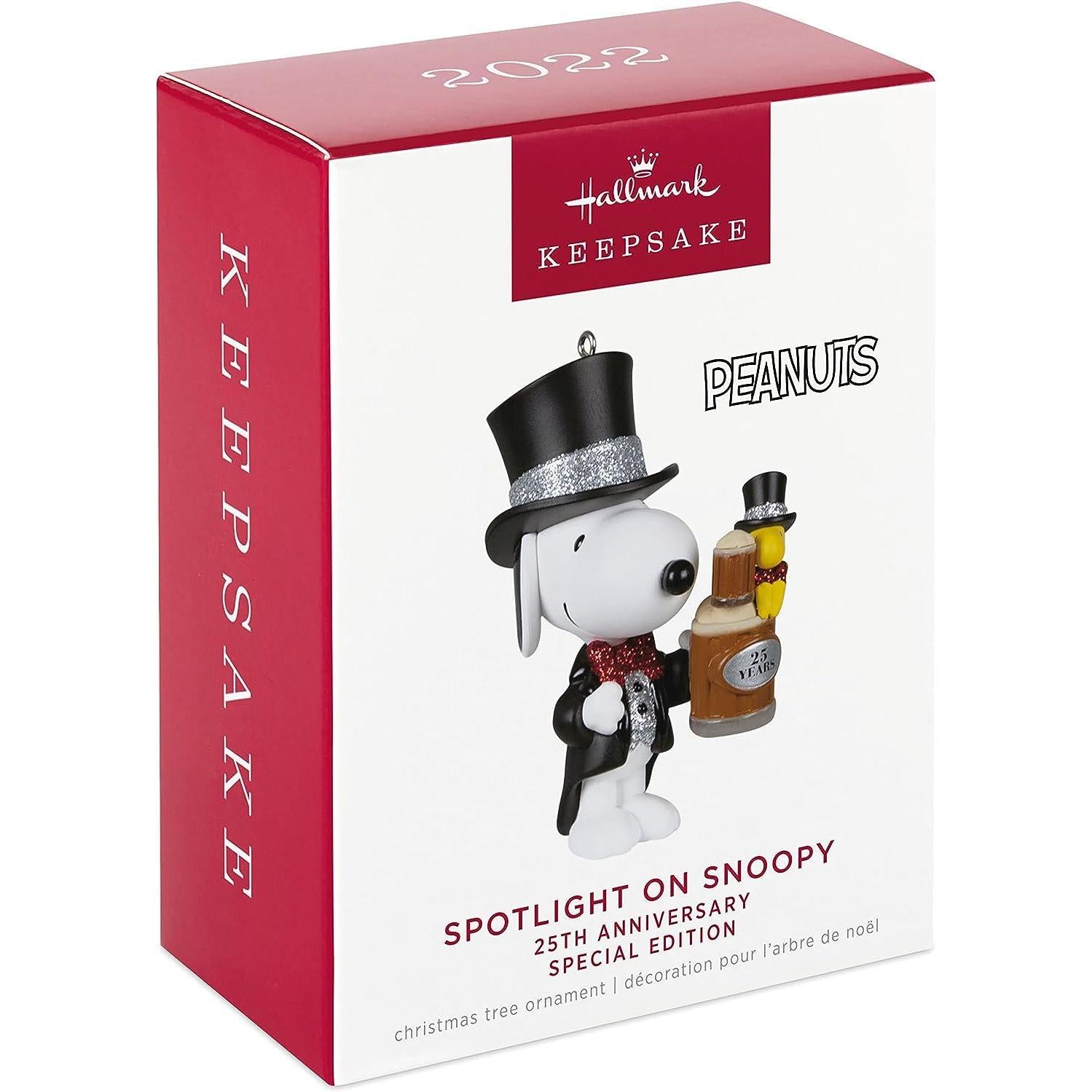 QXI7813 2022 Spotlight on Snoopy (Peanuts) Image3