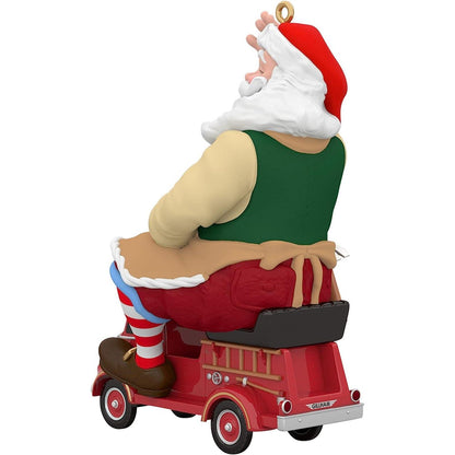 QXR9053 2022 Toymaker Santa (Toymakter Santa) Image2