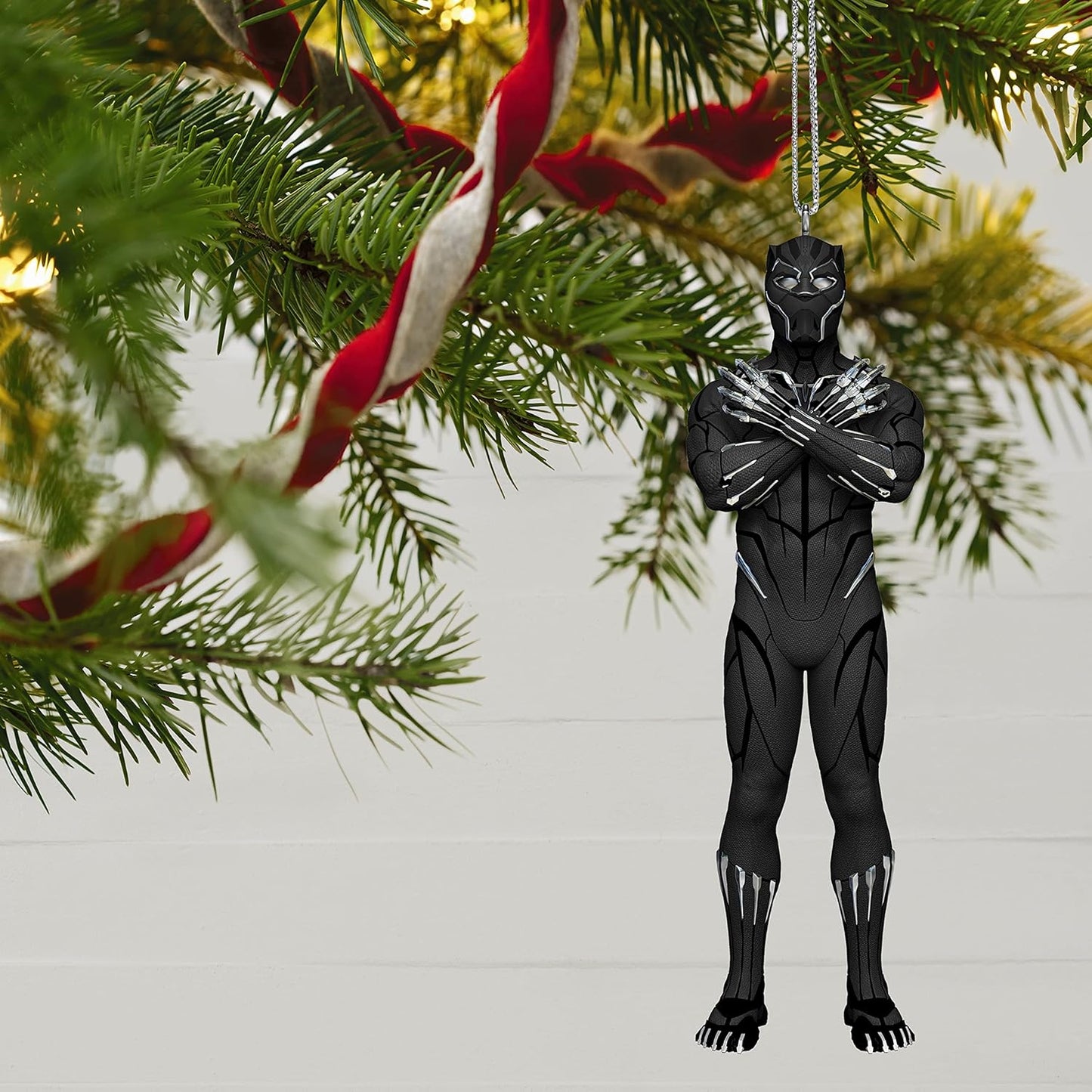 2022 Black Panther Hallmark Ornament (Super Heroes) QXI7836