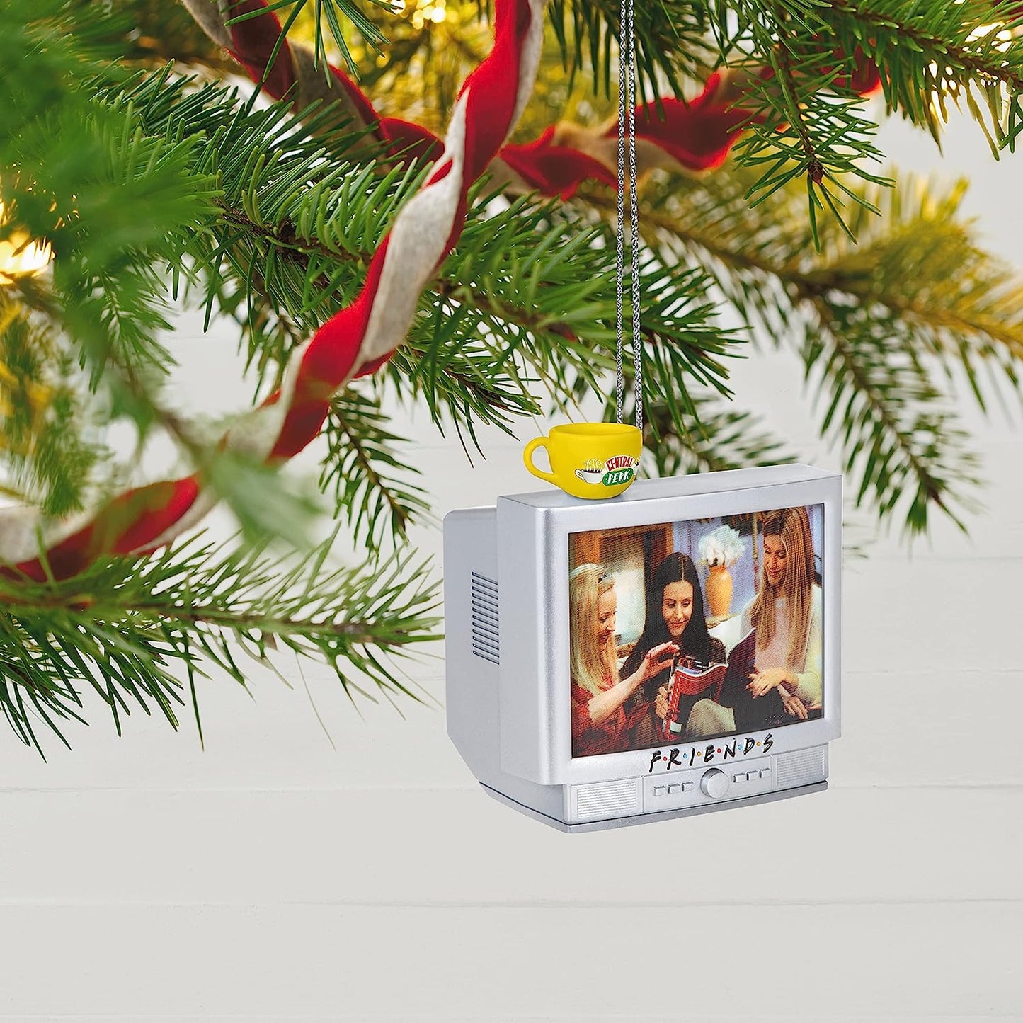 QXI7186 2022 Chillin' With Friends (Friends) Image4