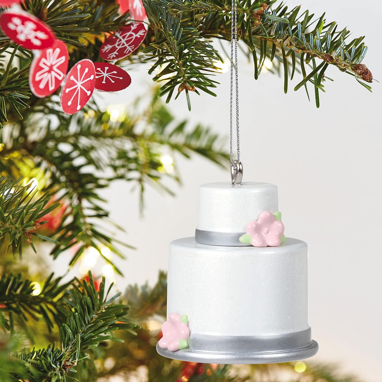 2022 Cute Lil' Cake Hallmark Ornament (Wedding) QHX3086