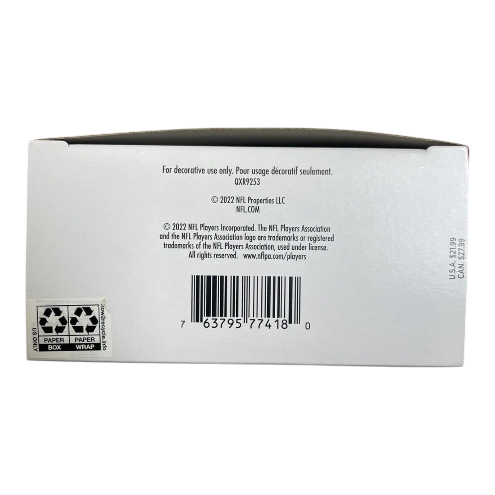 2022 Derrick Henry Hallmark Ornament (Football Legends) QXR9253