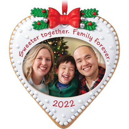 QGO2363 2022 Family Forever (Photo Holder) Image1