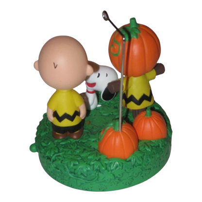 2022 Snoopy's Scarecrow Shenanigans Hallmark Ornament (Peanuts) QFO5326