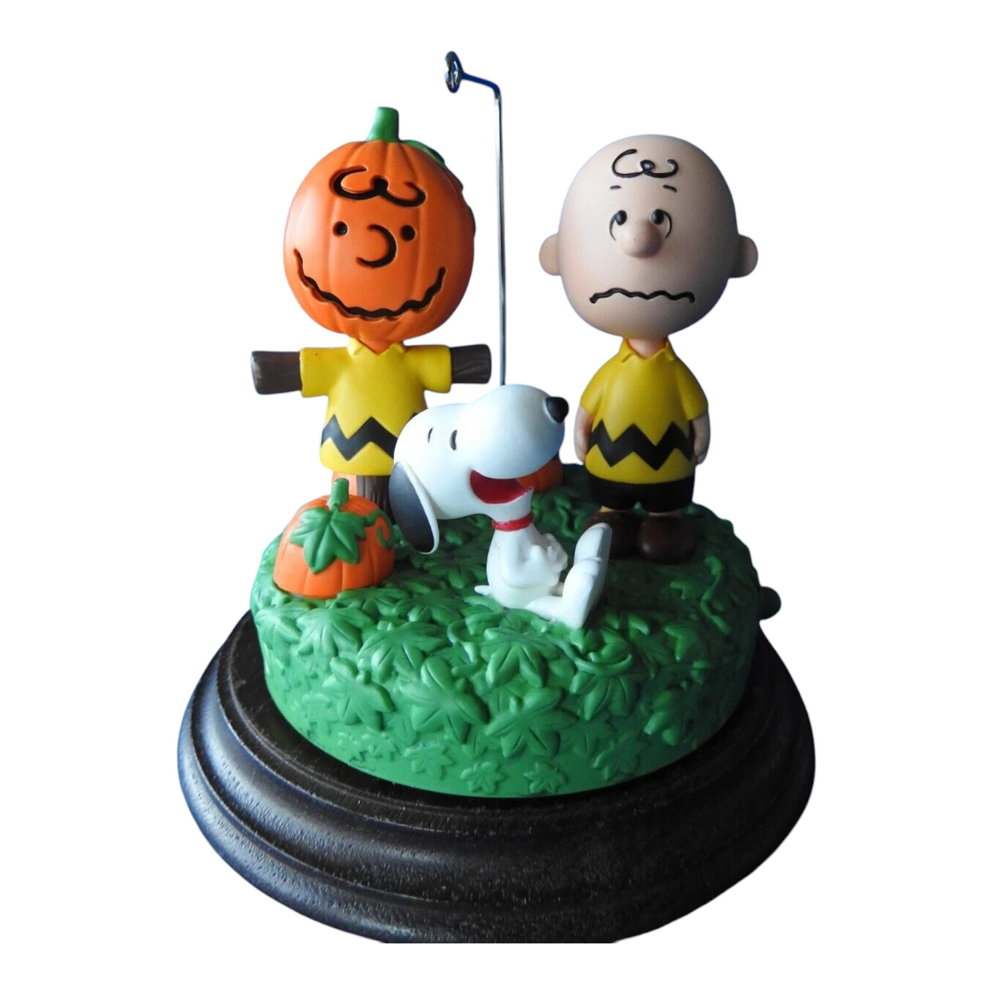 2022 Snoopy's Scarecrow Shenanigans Hallmark Ornament (Peanuts) QFO5326