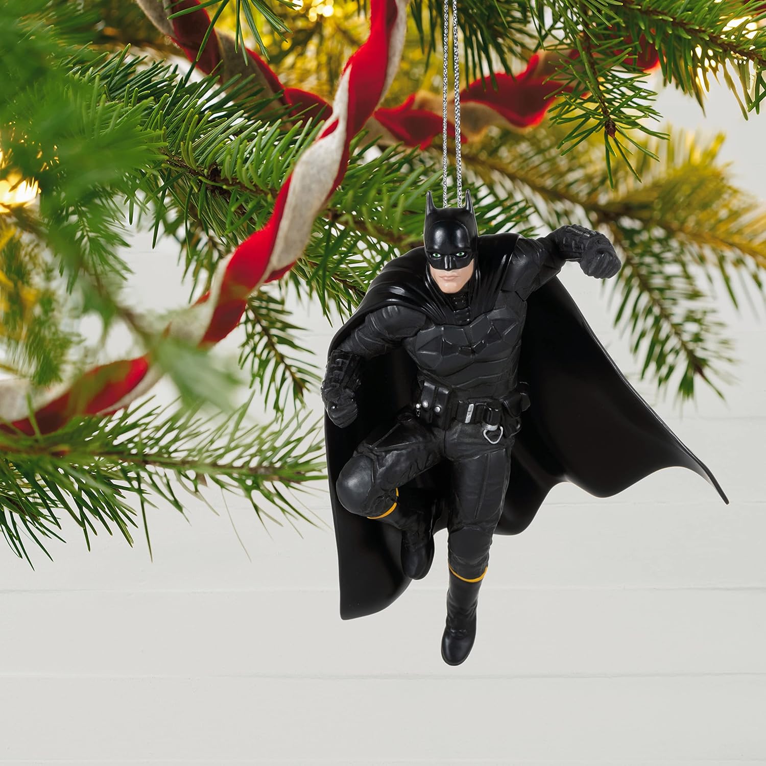 2022 The Batman Hallmark Ornament (Super Heroes) QXI7015