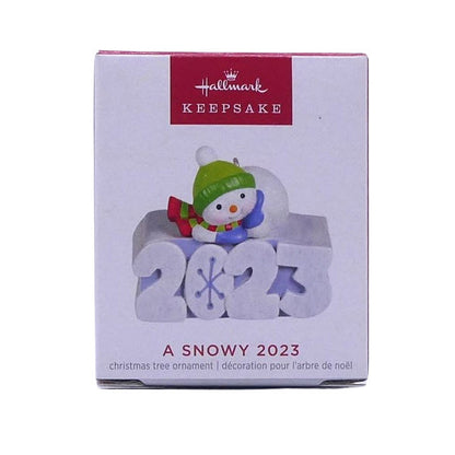 2023 A Snowy 2023 Hallmark Ornament (Frosty Fun Decade) QXM9209