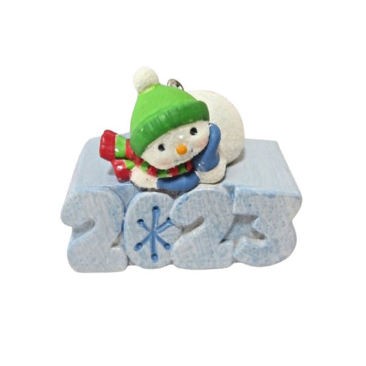 2023 A Snowy 2023 Hallmark Ornament (Frosty Fun Decade) QXM9209