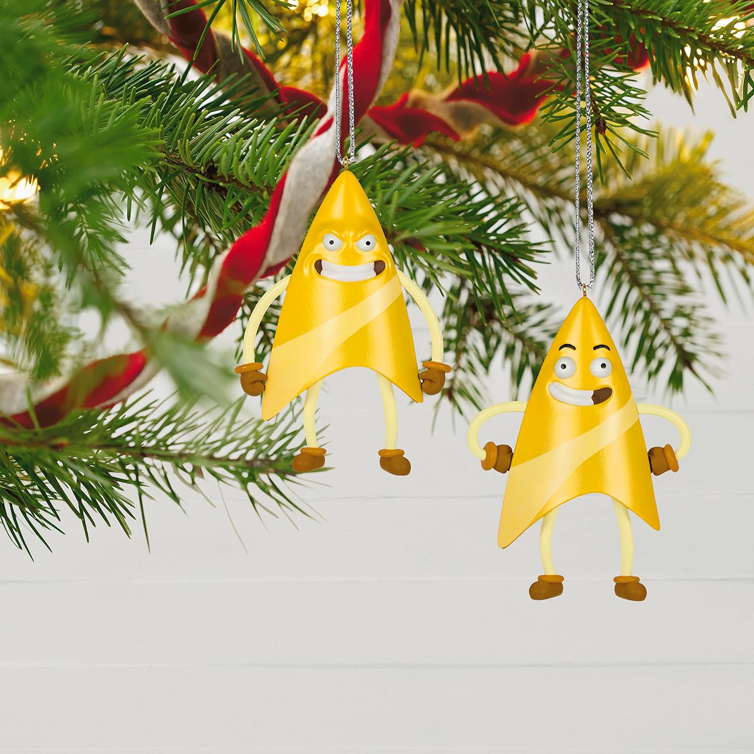 2023 Badgey Hallmark Ornament (Star Trek) QXI7027