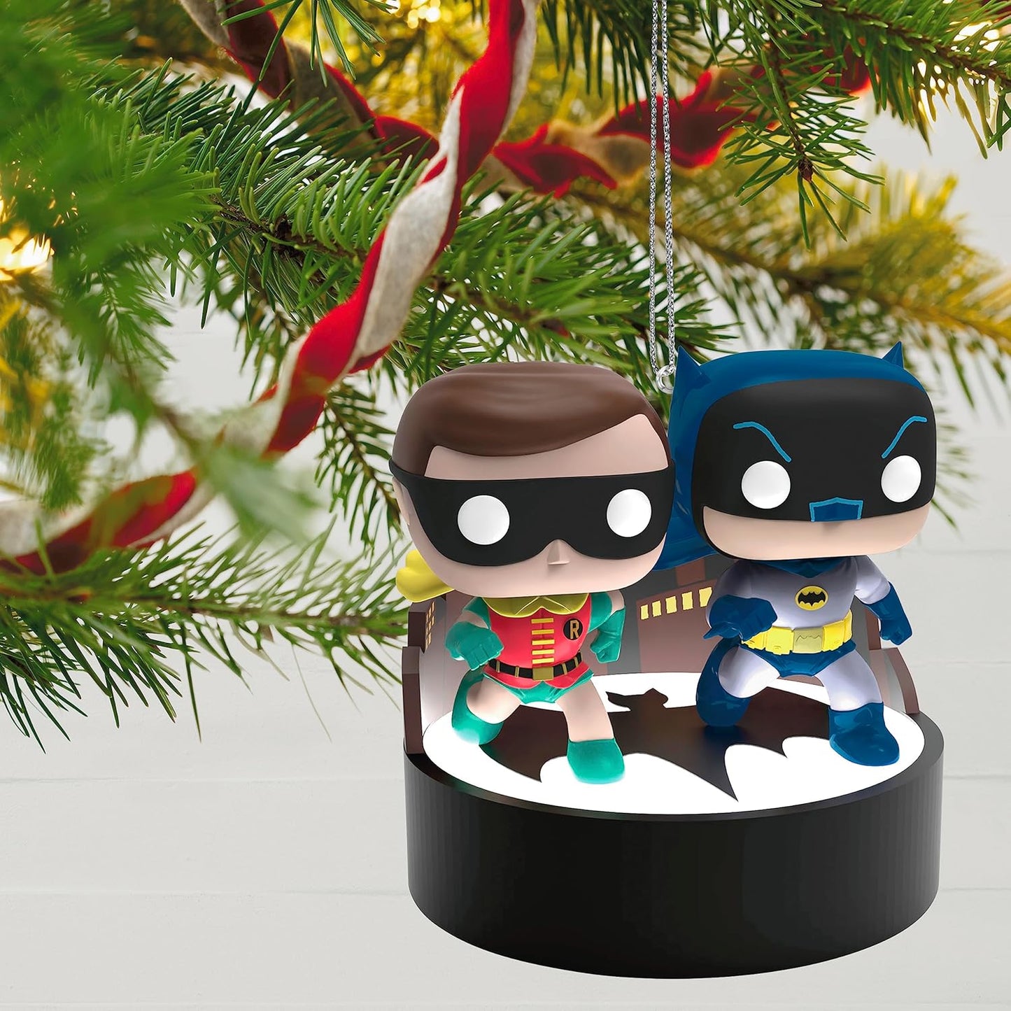 2023 Batman and Robin Funko Pop! Hallmark Ornament (Super Heroes) QXI6299