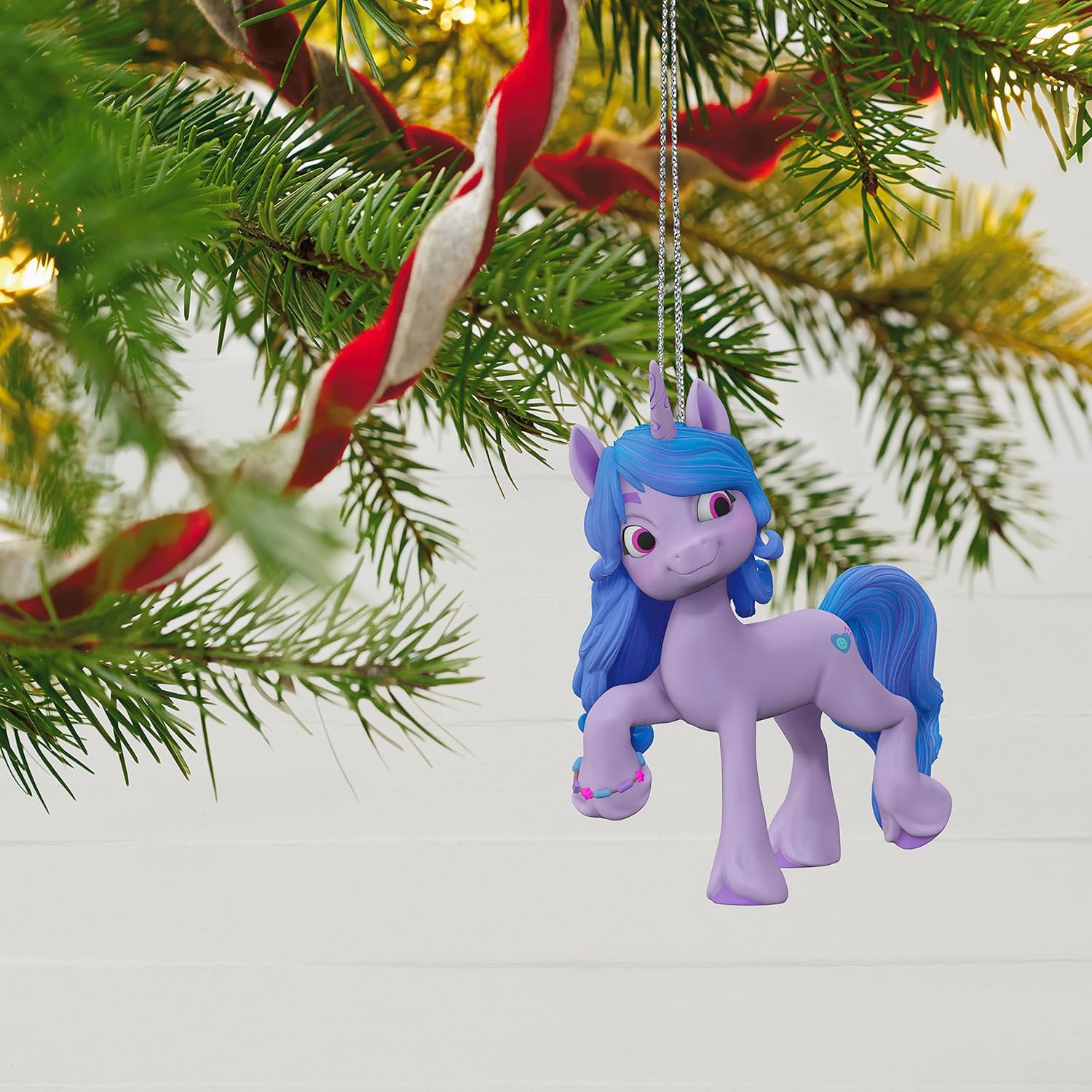 2023 Izzy Moonbow Hallmark Ornament (My Little Pony) QXI7327