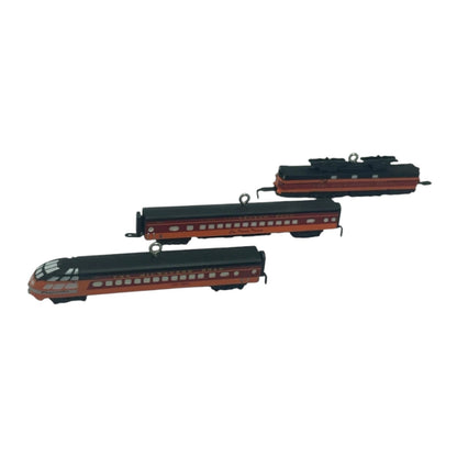 2023 Lionel Milwaukee Road EP 2 Passenger Set Hallmark Ornament (Lionel) QXM9287 Image5