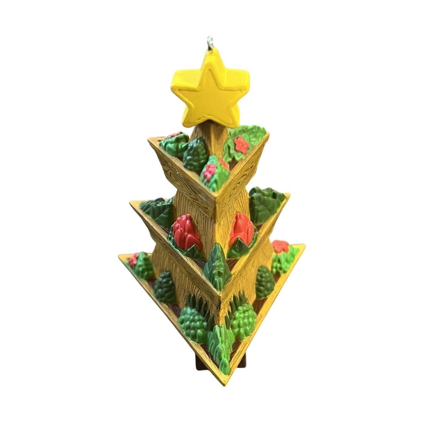 2023 Season's Gardenings Hallmark Ornament (Garden) QGO2947 Image4