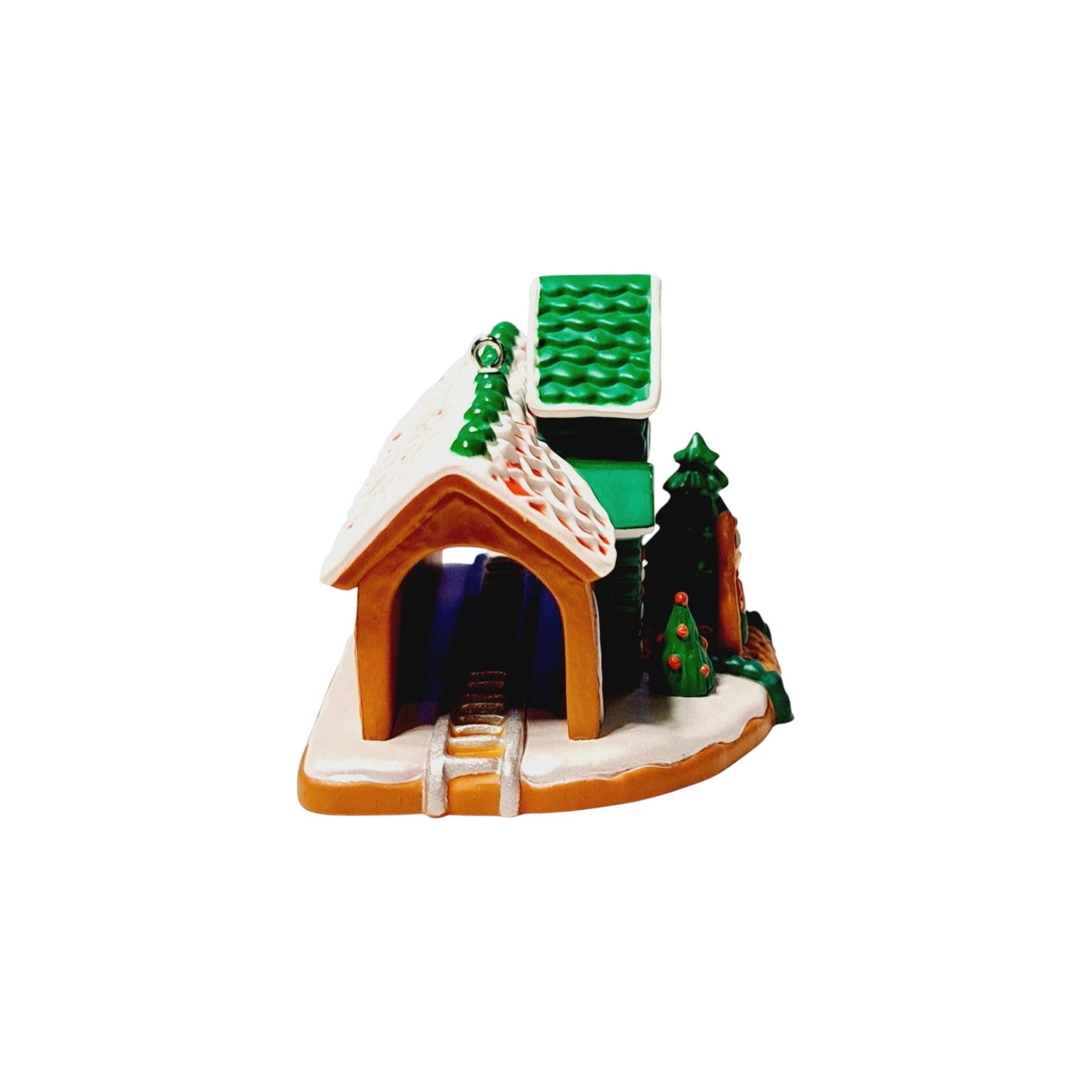 2023 Season's Treatings Hallmark Ornament (Season's Treatings) QXR8009 Image4
