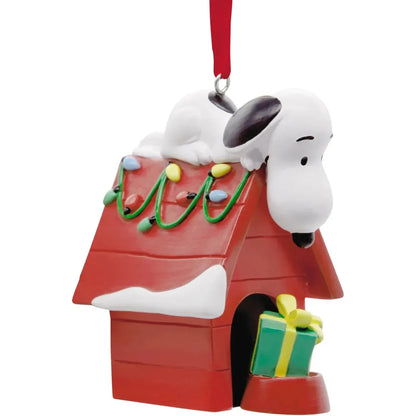 2023 Snoopy on Holiday Doghouse (Peanuts)
