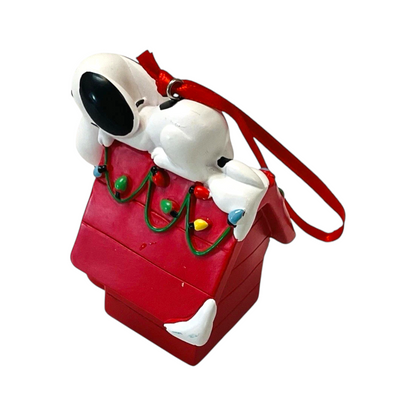 2023 Snoopy on Holiday Doghouse (Peanuts)