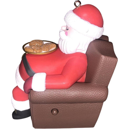 2024 Snoring Santa Hallmark Ornament (Santa Claus) QGO2654
