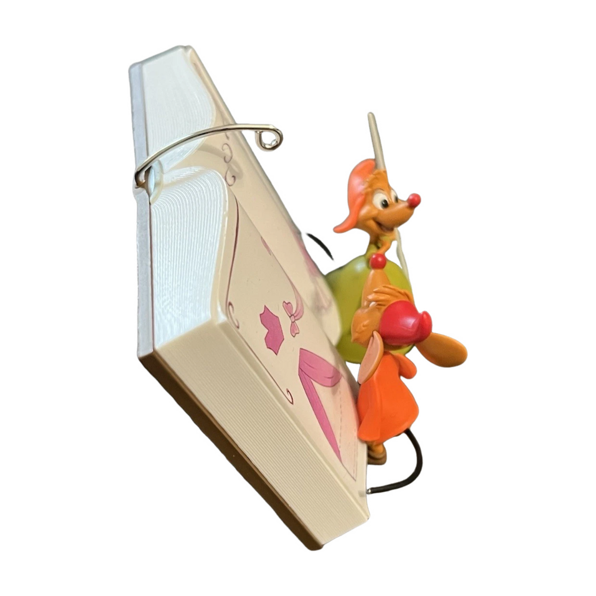 2025 We Can Do It! (Cinderella) QXD7262 Hallmark Ornament QXD7262 Image4