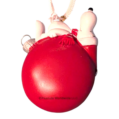 2HCM6261 Joy to the World Snoopy Hallmark Ornament (Peanuts) 2HCM6261