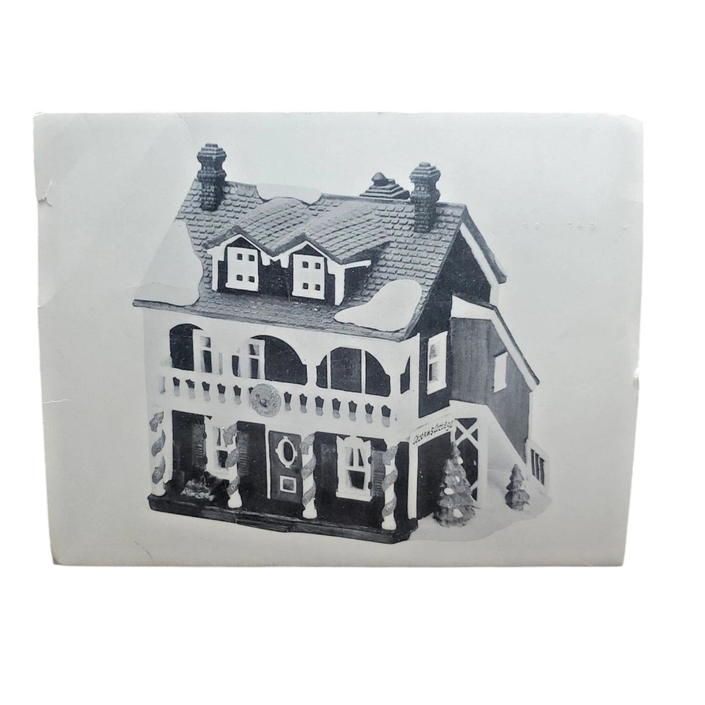 Vintage Captain's Cottage - New England Village Series (Department 56) 1478138