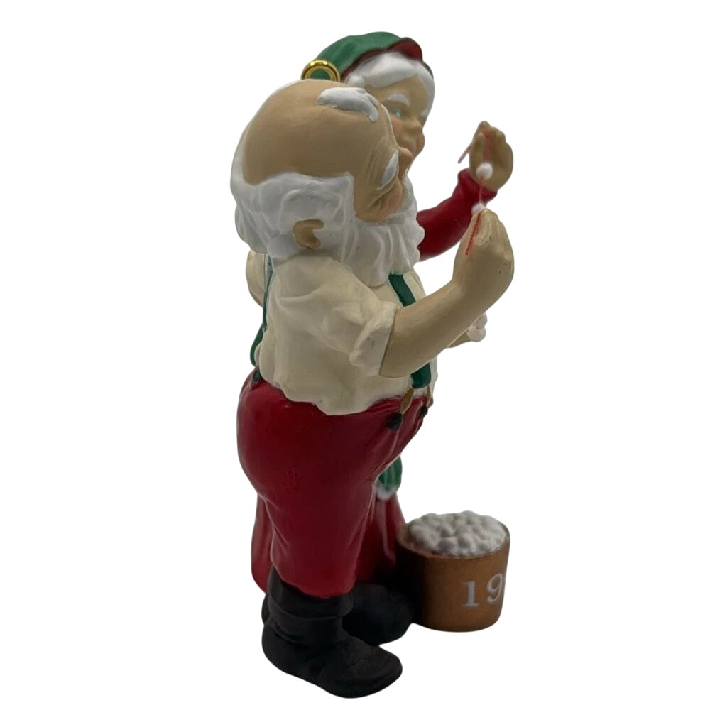 1990 Popcorn Party (Mr. and Mrs. Claus)