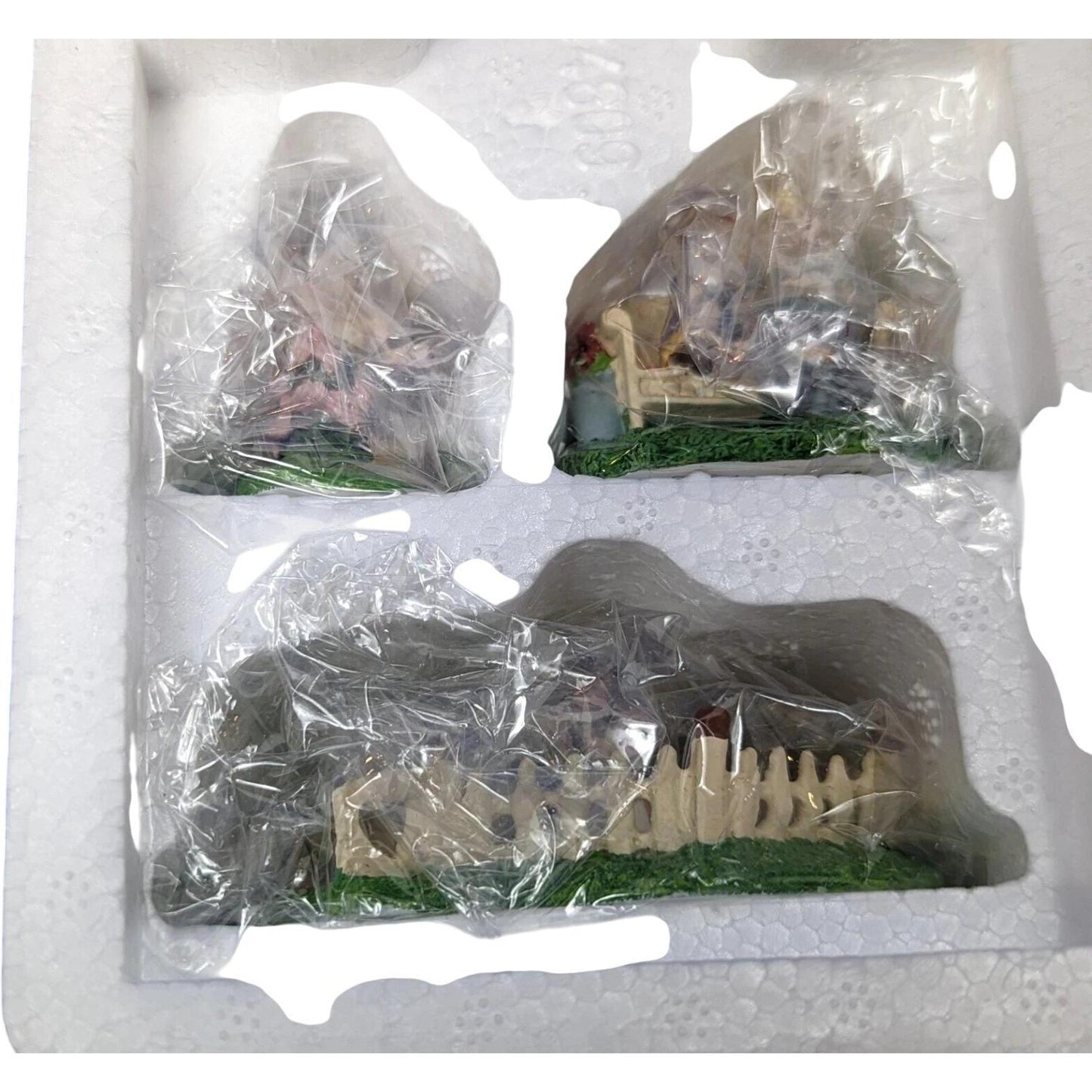 1998 Relaxing in a Garden (Department 56) 53307