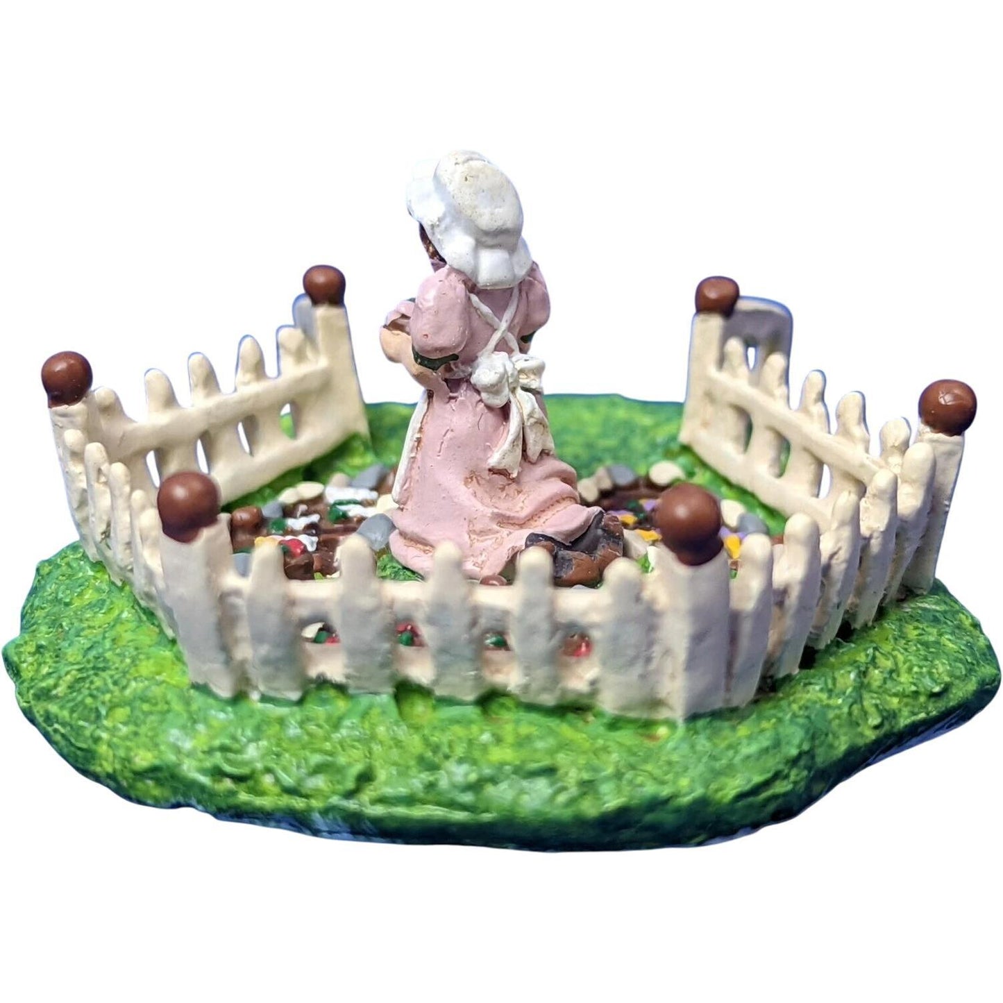 1998 Relaxing in a Garden (Department 56) 53307