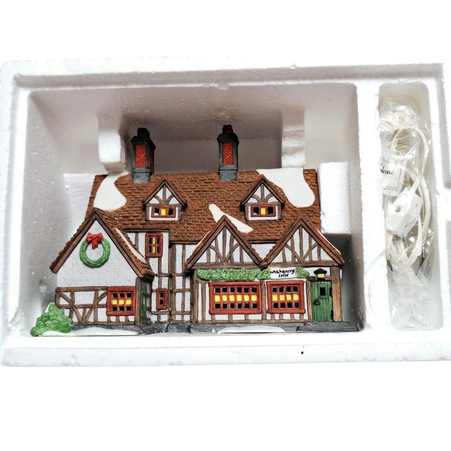 Vintage Ashbury Inn - Dickens' Village Series (Department 56) 1335144
