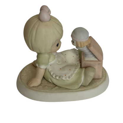 533173 Single Tree | Sugar Town: Beautiful Snow-Adorned Tree