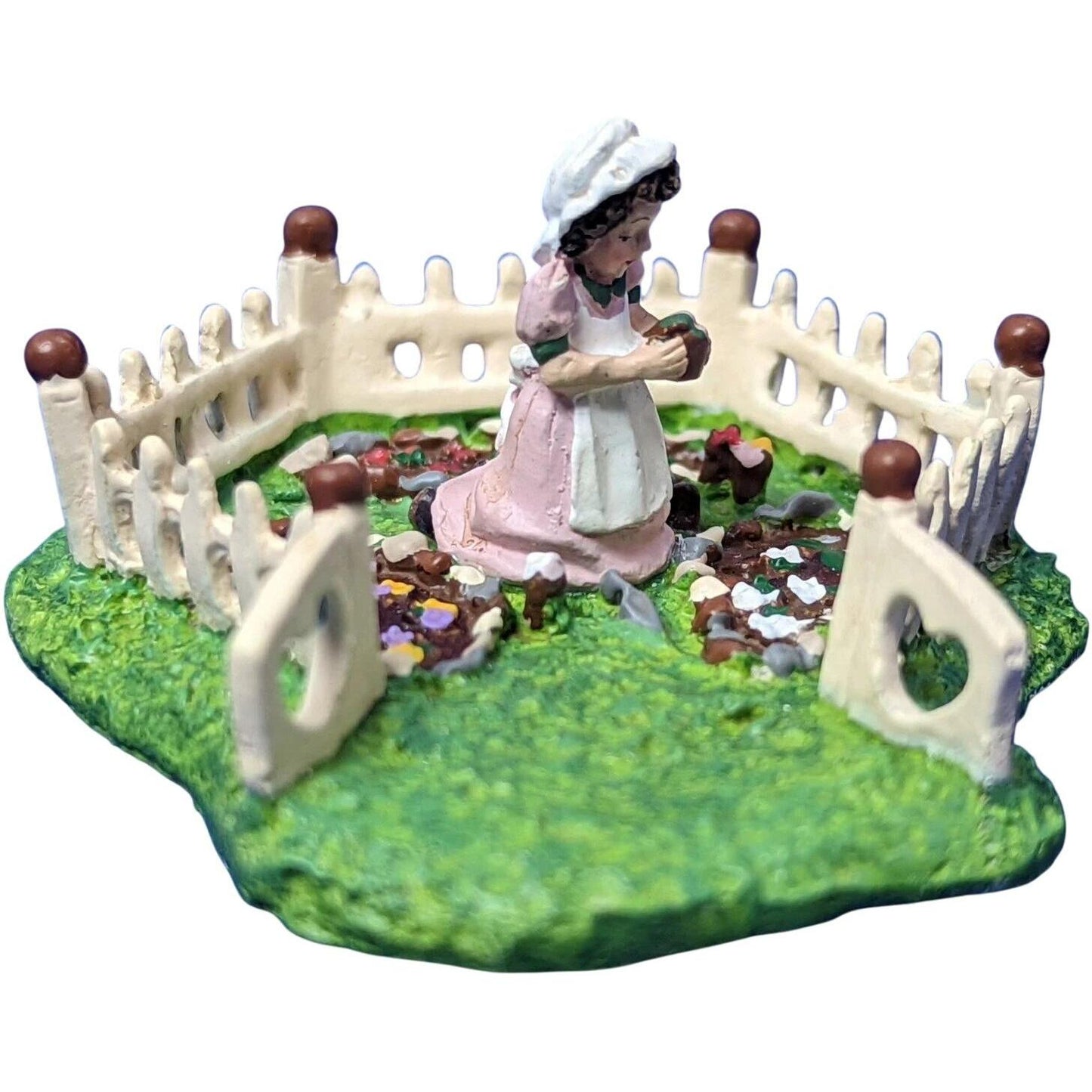 1998 Relaxing in a Garden (Department 56) 53307