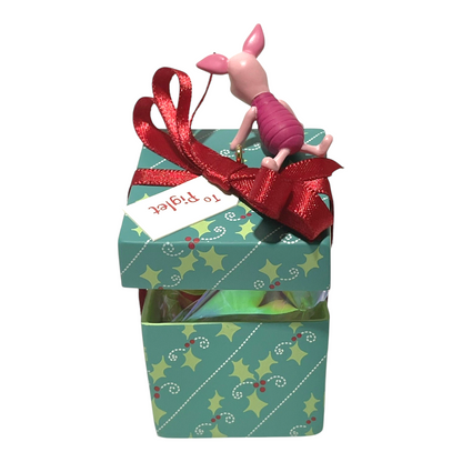 2011 A Big Present for Piglet (Winnie the Pooh)